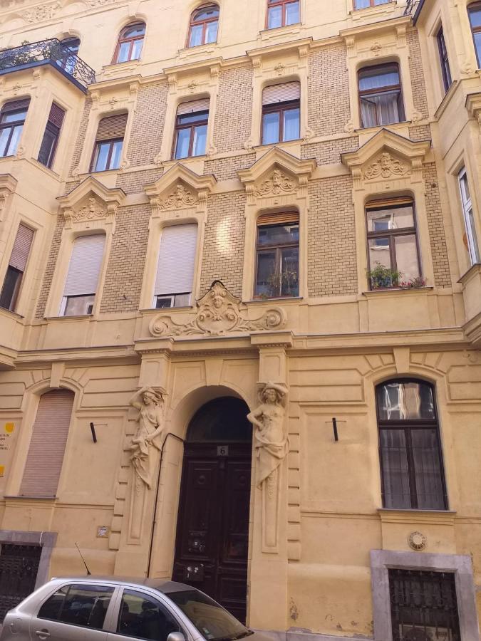 Sweet Home In The Center Of The City, - It'S Only Yours With Two Bedrooms, 1 Price For 3 — Fotók 1